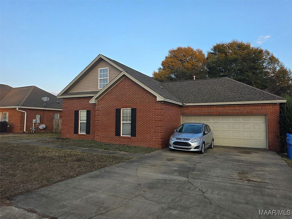 1st image of 820 Dunvegan Dr