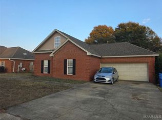 820 Dunvegan Dr, Prattville, AL 36067