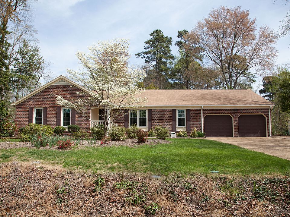1st image of 203 Henry Lee Ln