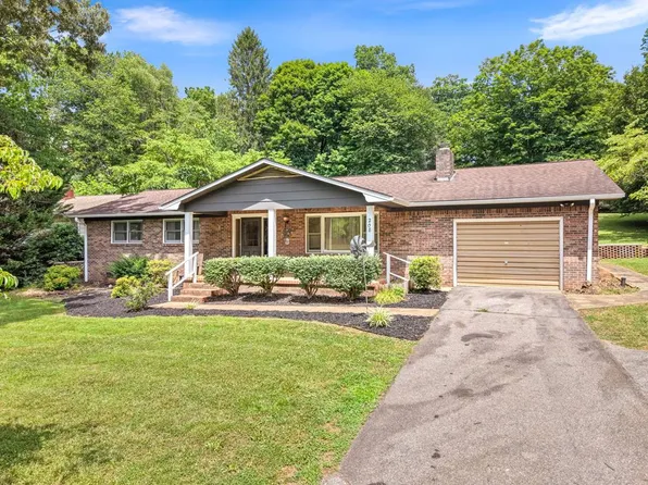 208 Maple St, Franklin, NC 28734