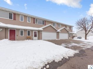 329 Tanager Path, Mankato, MN 56001