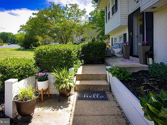 4th image of 2337 Woodberry Dr