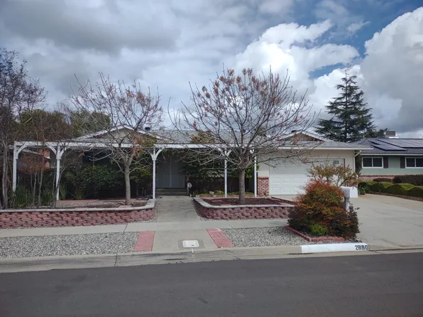 2890 E Magill Ave, Fresno, CA 93710