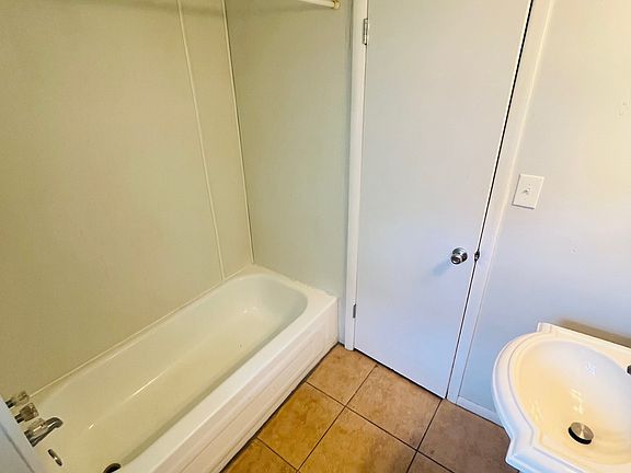 1 Bathroom