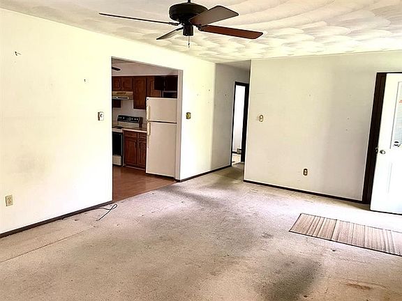 4th image of 217 Red Maple Dr