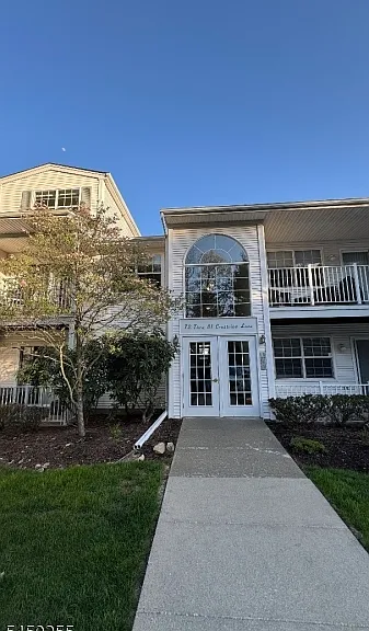 81 Crestview Ln — Photo 1
