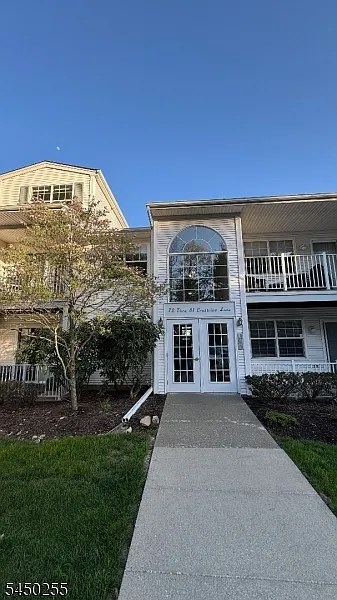 81 Crestview Ln