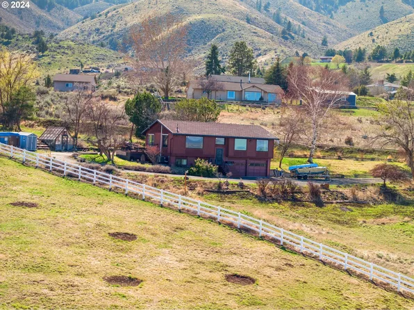 17373 Deer Park Loop, Baker City, OR 97814