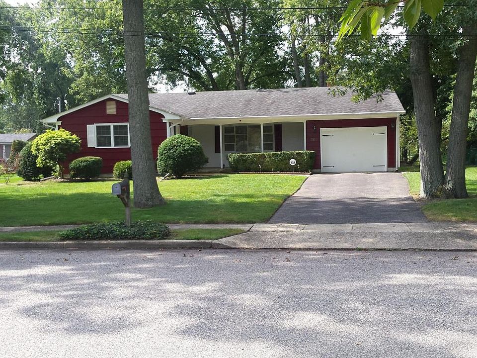 1st image of 864 Brookside Dr