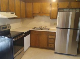 100 W 17th St APT 46, Newton, NC 28658