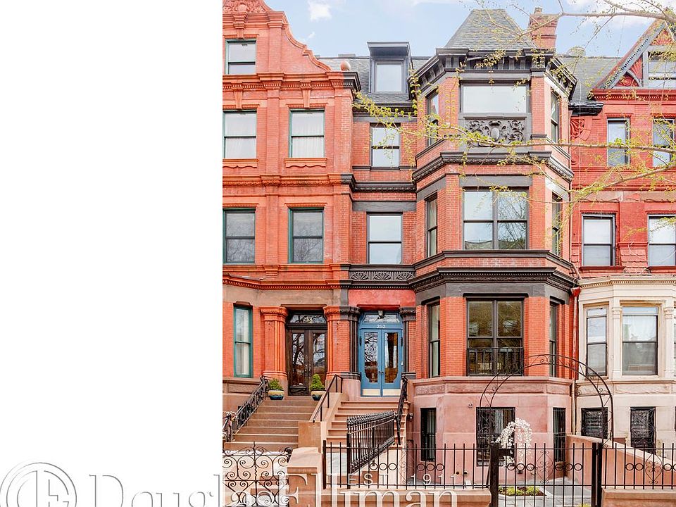 1st image of 252 Gates Ave APT 3