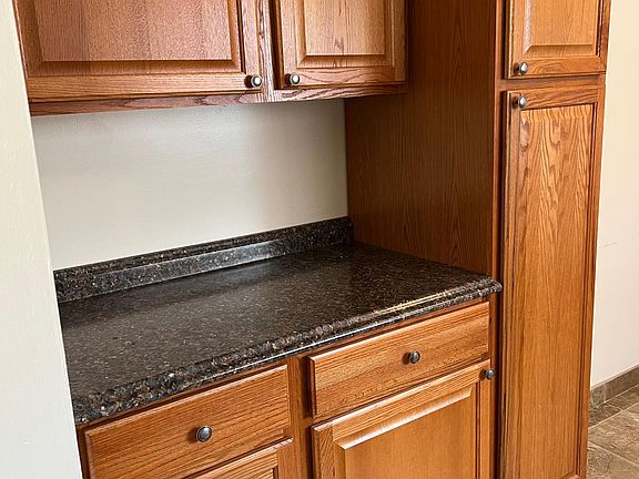 Plenty of storage in kitchen