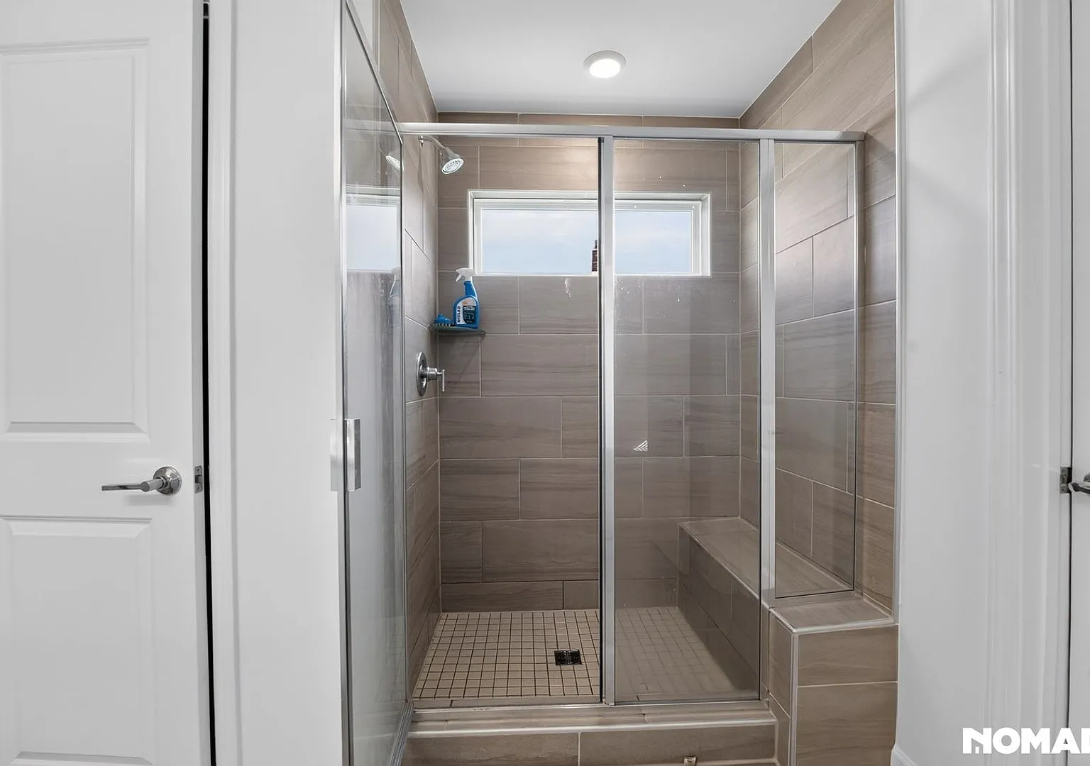 Spacious 5BR House in Charlotte — Photo 4