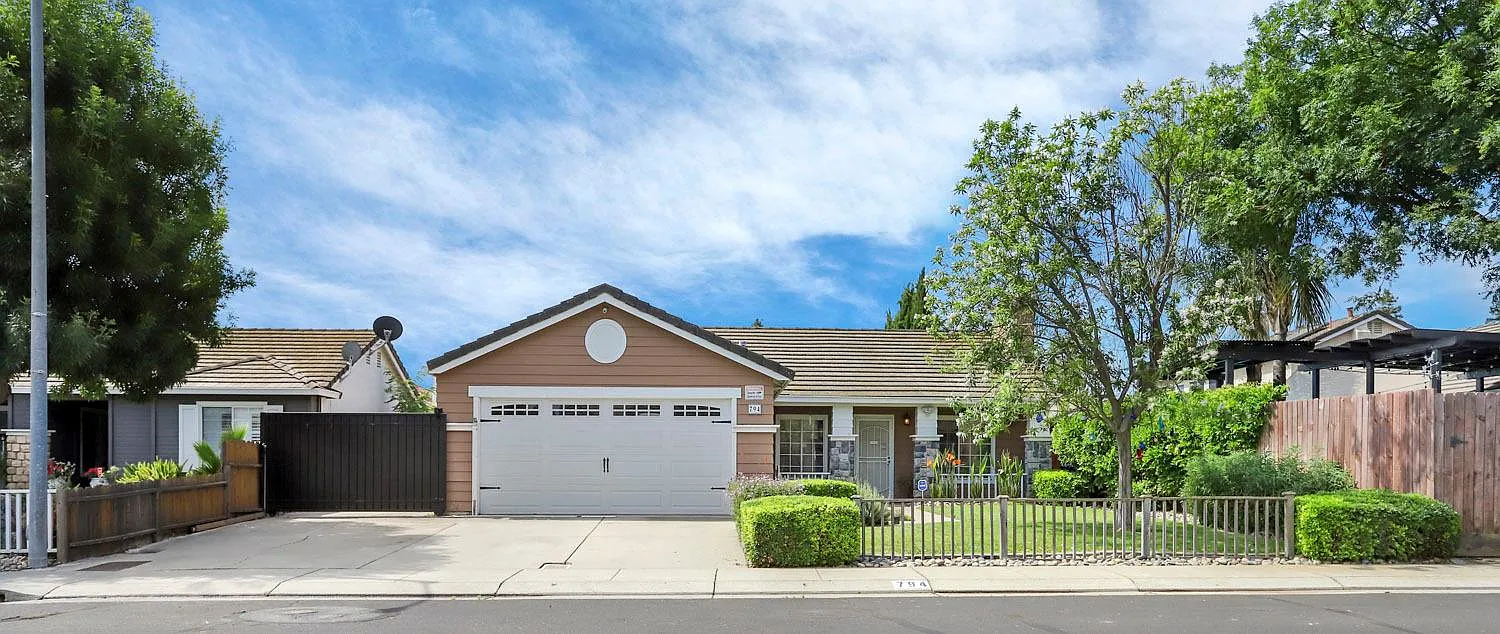 794 Agusta Dr photo 1