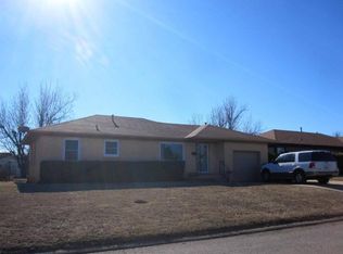 912 E Sutherland St, Altus, OK 73521