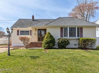 5 Evergreen St, Hazlet, NJ 07730