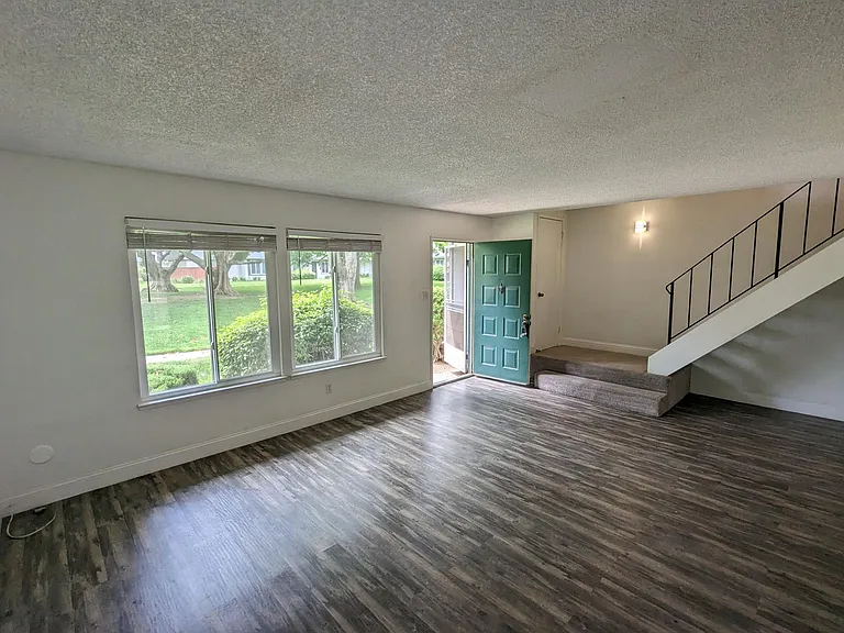 8906 Lanier Way #C — Photo 6