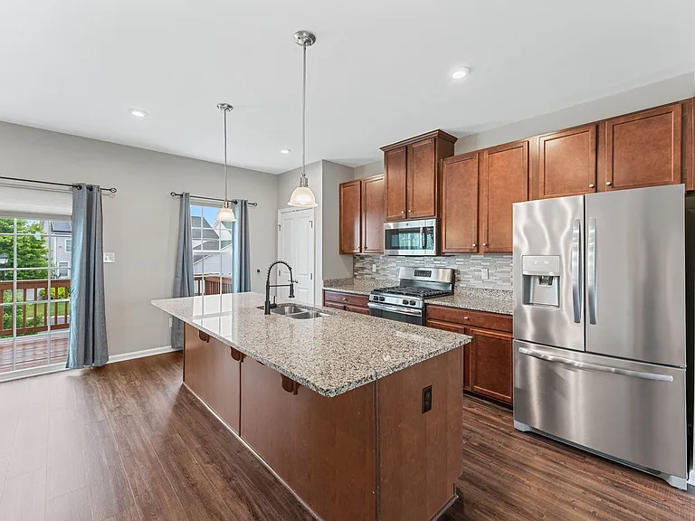 161 Star Dr — Photo 2