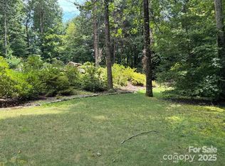 105 Maple Hill Dr, Flat Rock, NC 28731