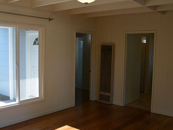 4th image of 2860 Cowper St