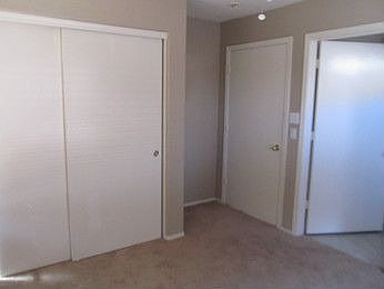 4th image of 555 S Wildrose