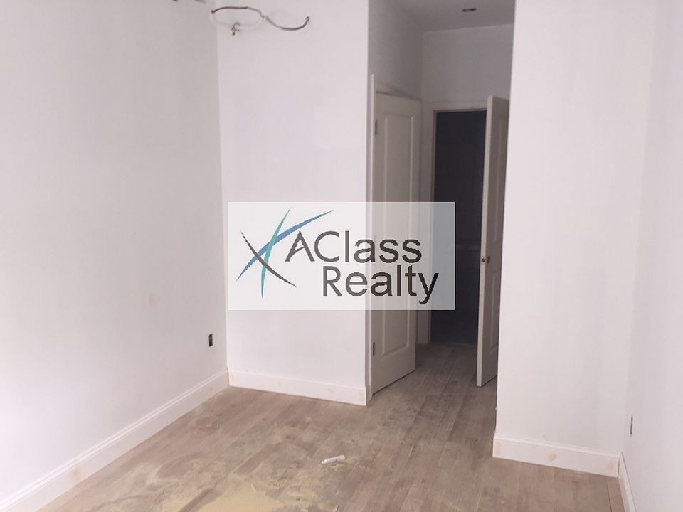 1st image of 3119 Steinway St