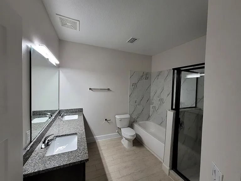 2102 Penny Ln — Photo 8