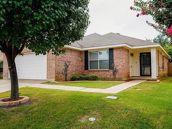 3rd image of 4908 Meadow Trails Dr
