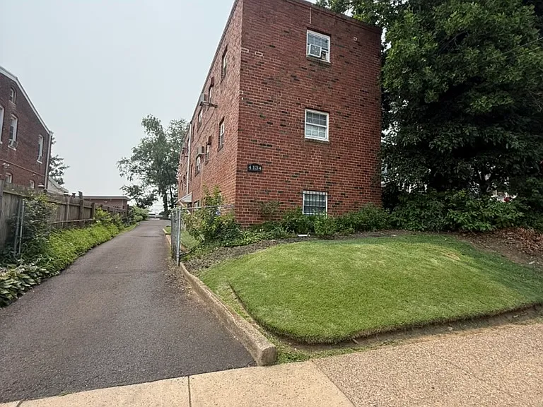 4134 Longshore Ave #2F — Photo 7