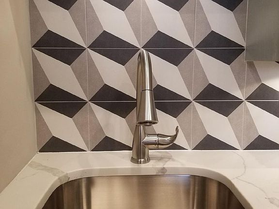 5th image of 2957 N Avers Ave #1F