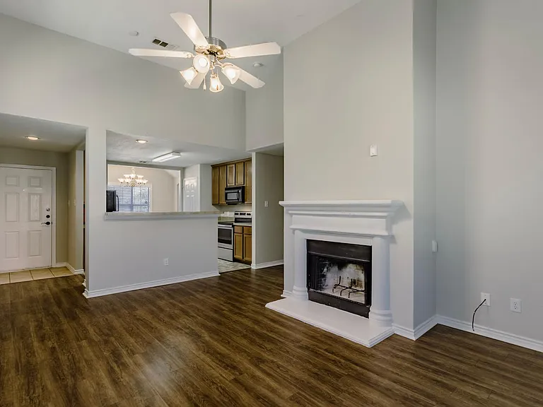 8915 Wild Rose Ln — Photo 11