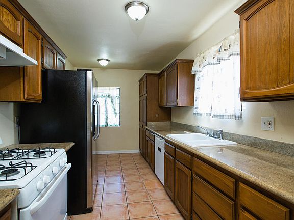 4th image of 641 Florence Ave