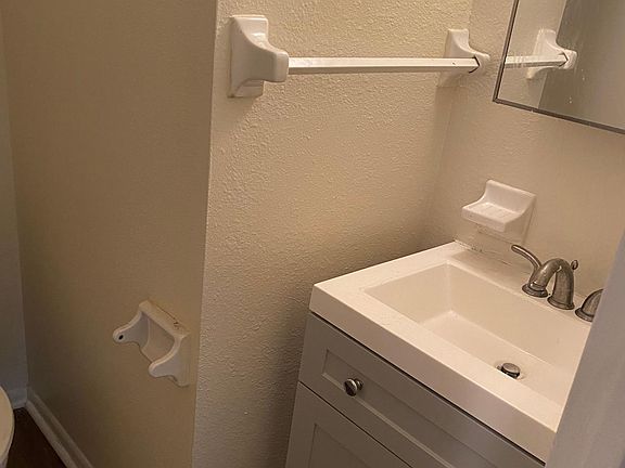 3rd image of 2325 Palm Ct
