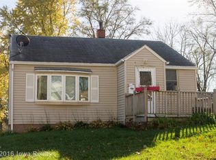 1122 Bundy St, Des Moines, IA 50315
