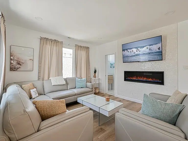 9 N Granville Ave — Photo 3