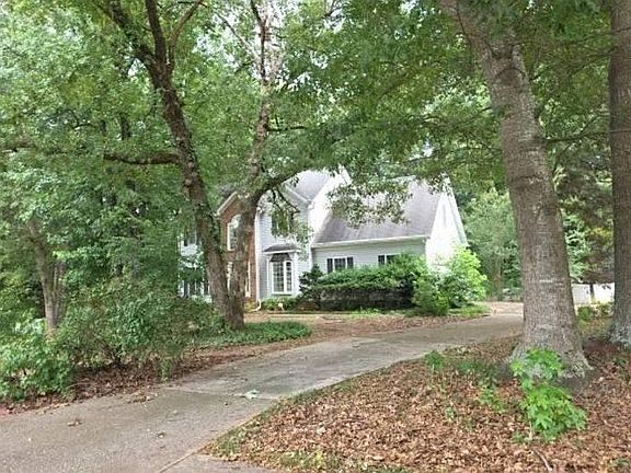 2nd image of 105 Den Ric Dr