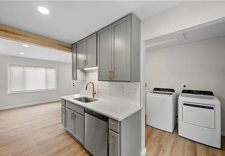 13410 Wainfleet Ave — Photo 5