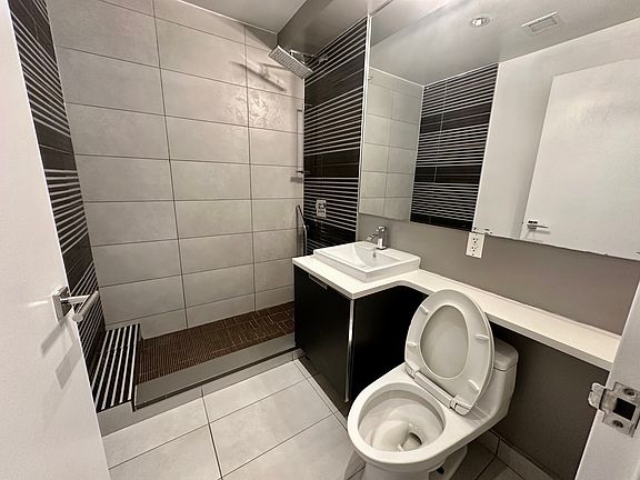 3rd image of 178 E 117th St Office 1
