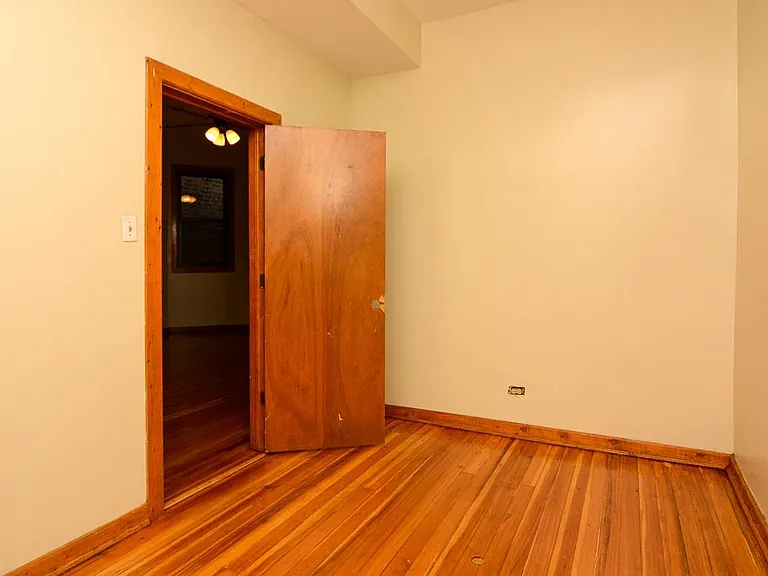 2825 N Milwaukee Ave #2 — Photo 18