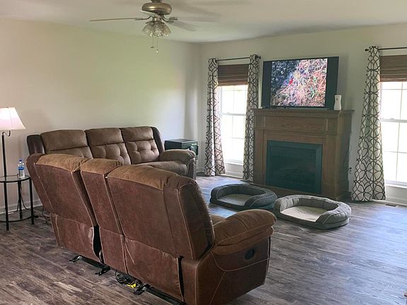 4th image of 103 Jenny Dr
