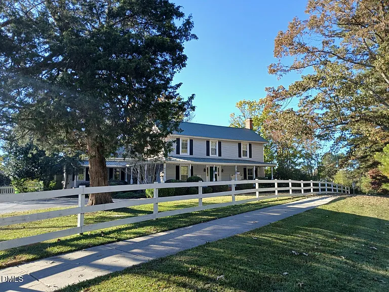 1920 Kelly Rd — Photo 13
