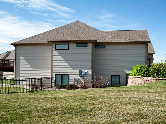 4th image of 3724 Hawthorne Woods Cir #C