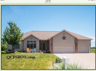 1319 Hunter Dr, Port Byron, IL 61275