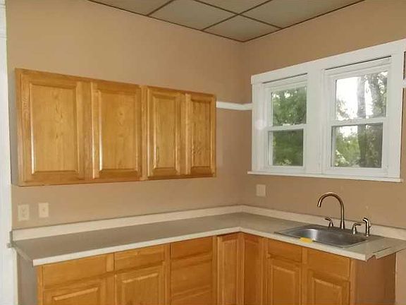 3rd image of 404 Lincoln Ave
