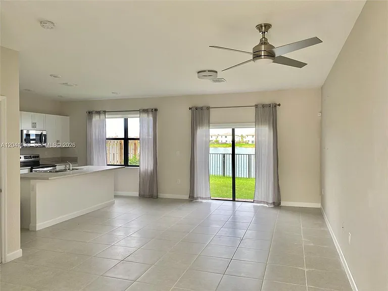 10265 SW 231st Ln — Photo 2
