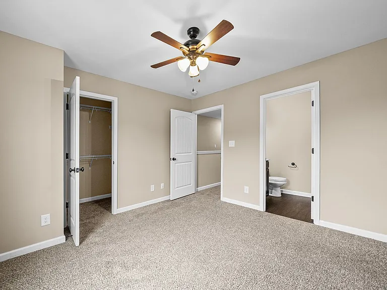 148 Center Pointe Dr — Photo 17