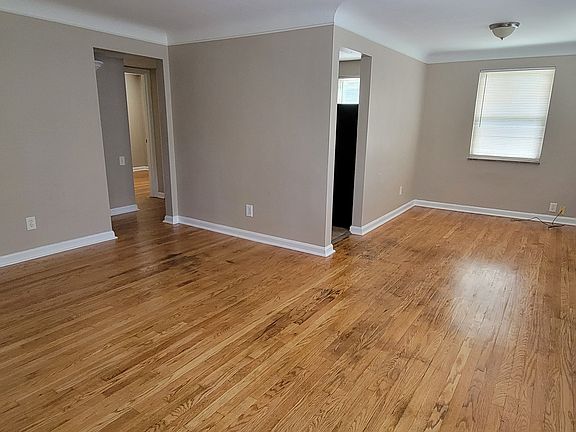 2nd image of 1801 Kinney Ave