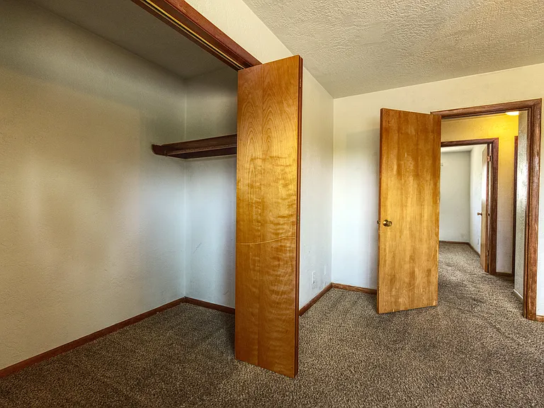 1180 Fairmount Ave S — Photo 18