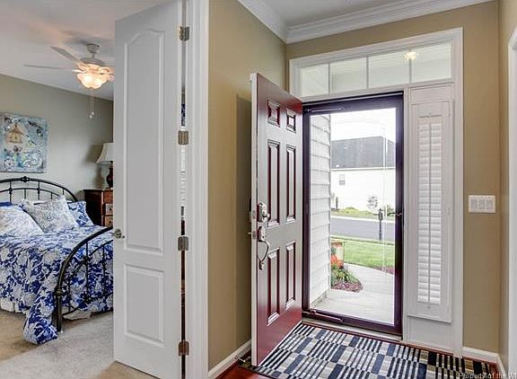 3rd image of 3909 Lord Dunmore Dr