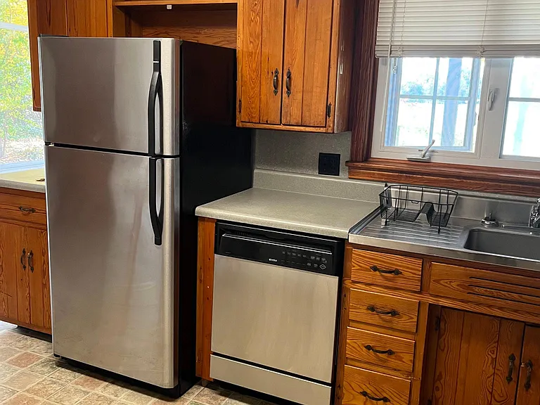 335 Smith St — Photo 4